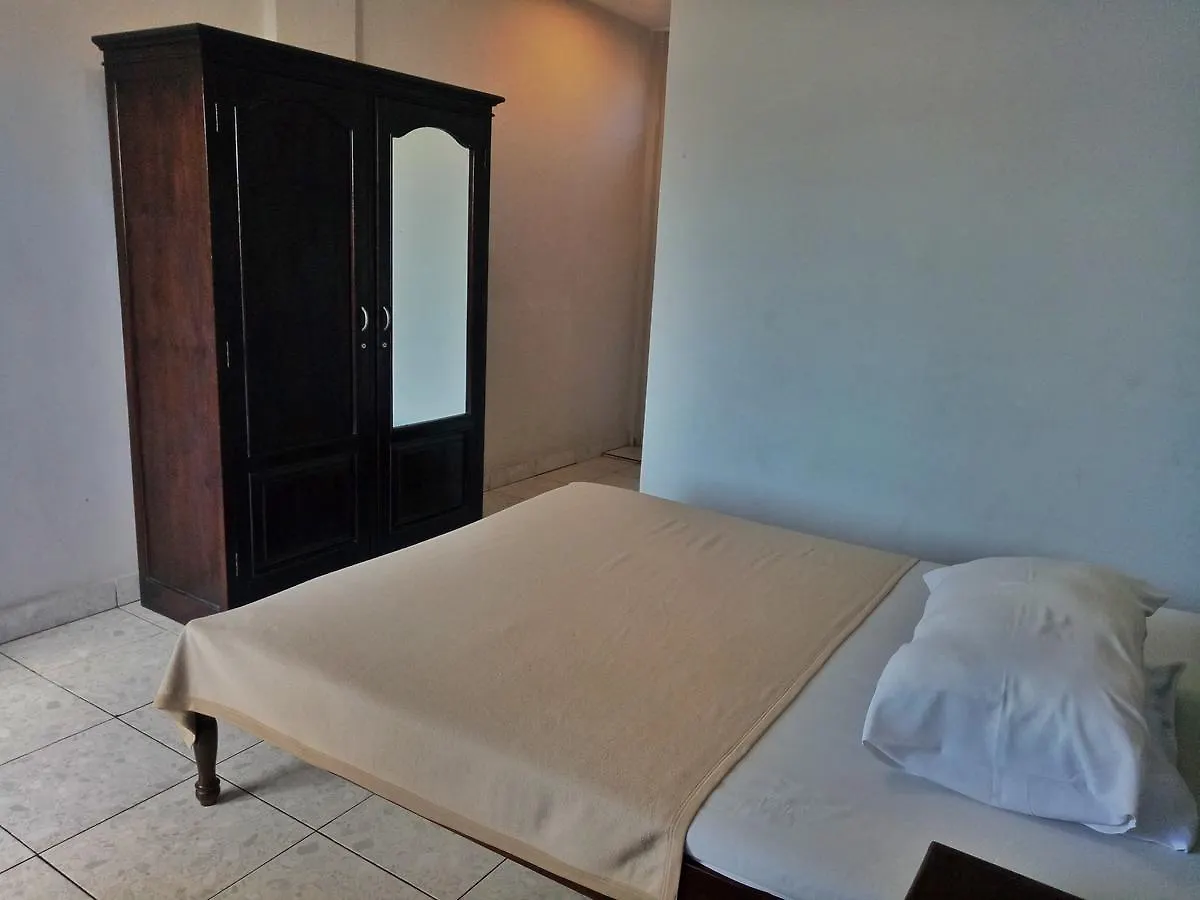 Taman Mekar Beach Inn Кута Гостевой дом