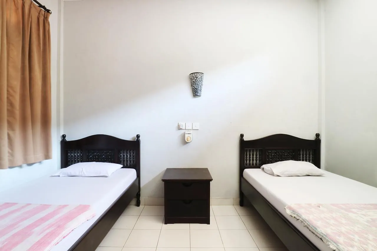 Taman Mekar Beach Inn Кута Гостевой дом