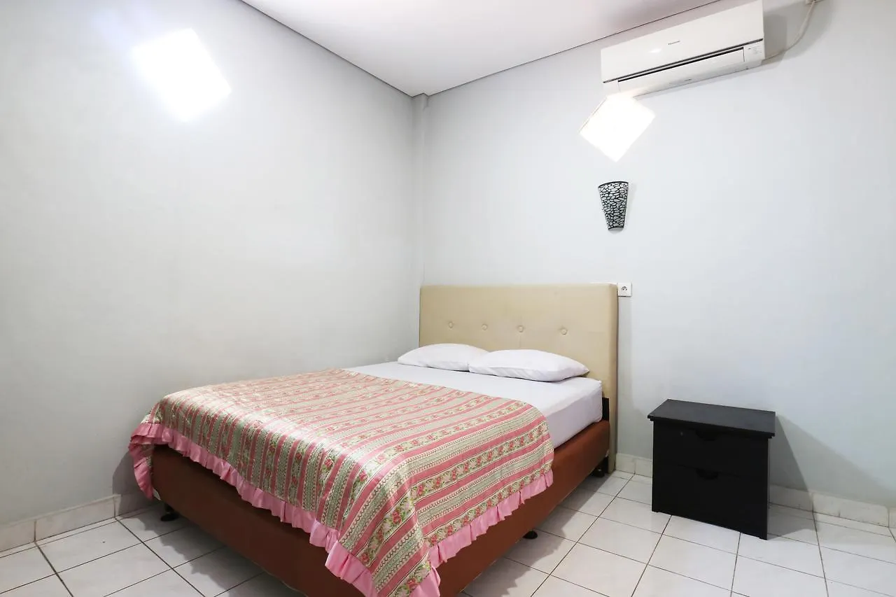 Taman Mekar Beach Inn Кута 0*,